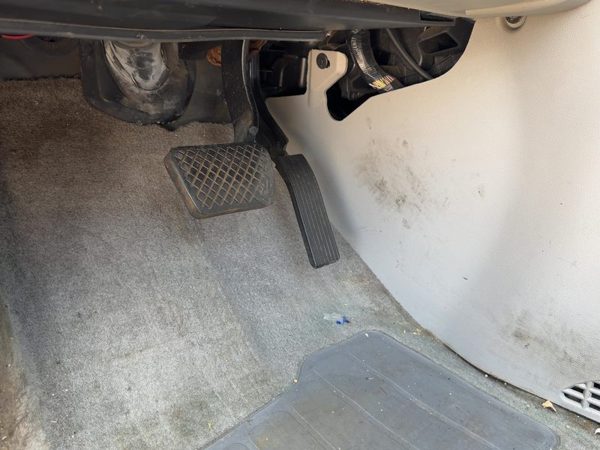 2006 Chevy Equinox Gas Pedal Assembly Oem Accelerator — photo 4