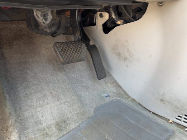 2006 Chevy Equinox Gas Pedal Assembly Oem Accelerator — photo 2