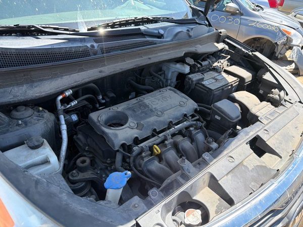 2013 Kia Sportage — vehicle photo 2