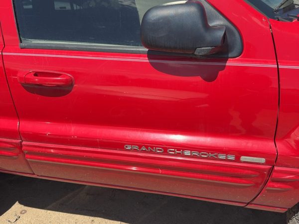 2000 Jeep Grand Cherokee Front Door RH Flame Red PR4 — photo 3