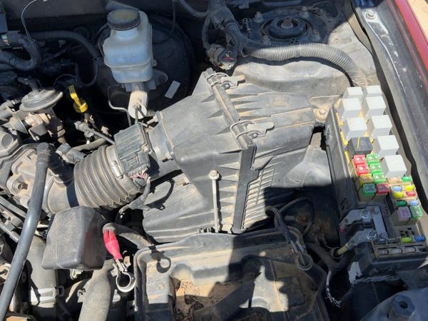 05-07 Escape Complete Air Intake Cleaner Filter Box Housing With Tube Oem 3.0L — photo 4