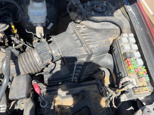 05-07 Escape Complete Air Intake Cleaner Filter Box Housing With Tube Oem 3.0L — photo 8