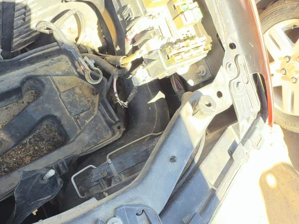 05-07 Escape Complete Air Intake Cleaner Filter Box Housing With Tube Oem 3.0L — photo 10