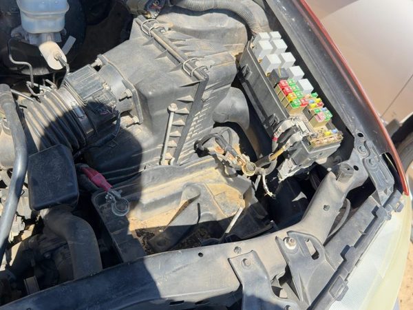 05-07 Escape Complete Air Intake Cleaner Filter Box Housing With Tube Oem 3.0L — photo 11