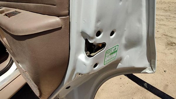 91-94 Ford Explorer Passenger Right Rear Door Latch With Rods/Cables Oem Back — photo 4