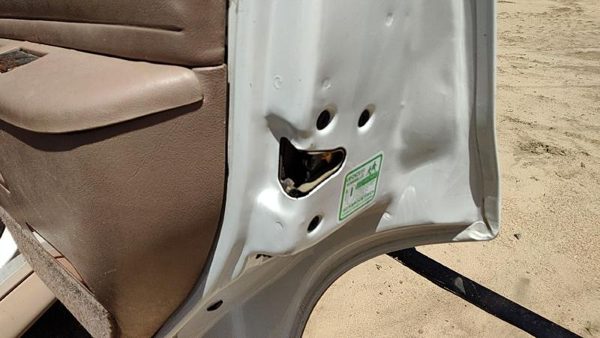 91-94 Ford Explorer Passenger Right Rear Door Latch With Rods/Cables Oem Back — photo 3