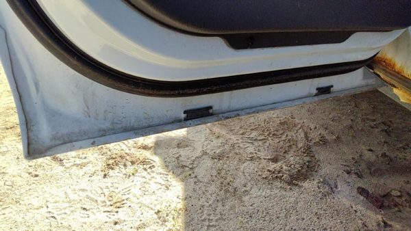 2005 Ford Explorer Rear Door LH Yz Oxford White — photo 8