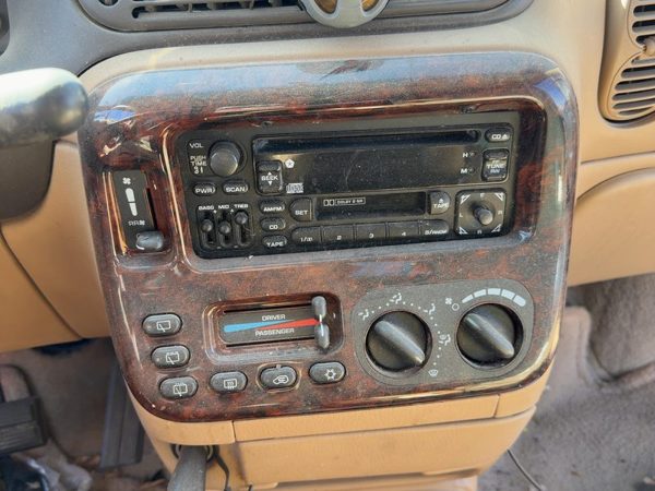 96-00 Town & Country Trim Bezel Around Radio Surround Dash Panel Oem Tan Flk5 — photo 2