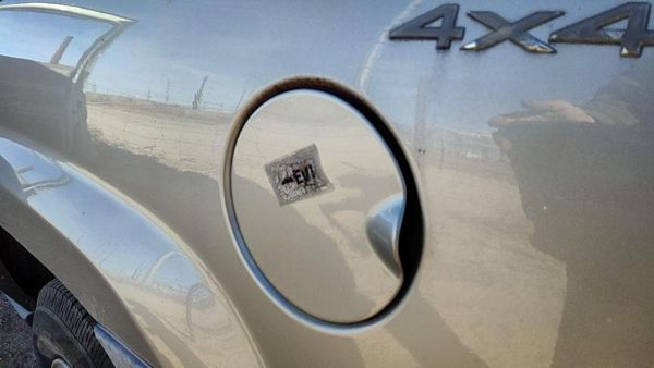 99-04 Jeep Grand Cherokee Fuel Tank Door With Hinge Gas Lid Filler Ps5 Silver — photo 3