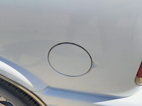 96-05 Chevy S10 Blazer Fuel Tank Door With Hinge Gas Lid Oem Filler White 50U — photo 2