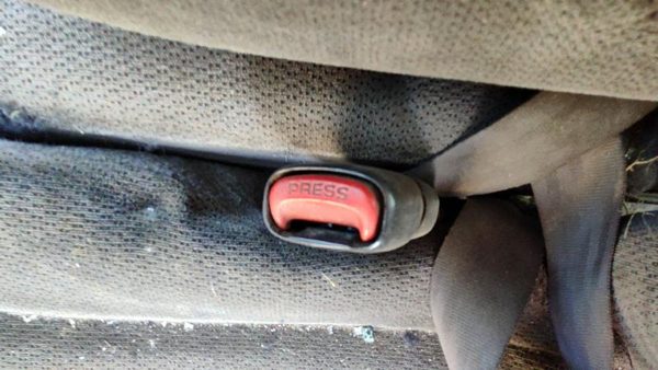 2000 Dodge Dakota Driver Left Front Seat Belt Buckle Receiver Oem 5Gk301azac — photo 2