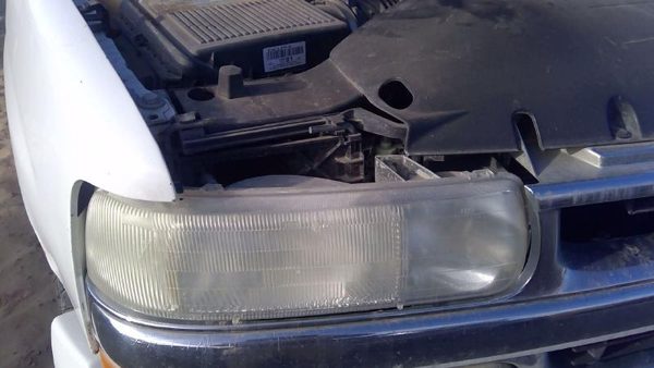 2005 Suburban 1500 Headlamp Assembly RH Chevy — photo 4