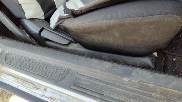2000-2005 Mitsubishi Eclipse Passenger Right Side Seat Trim Panel Oem Black — photo 2