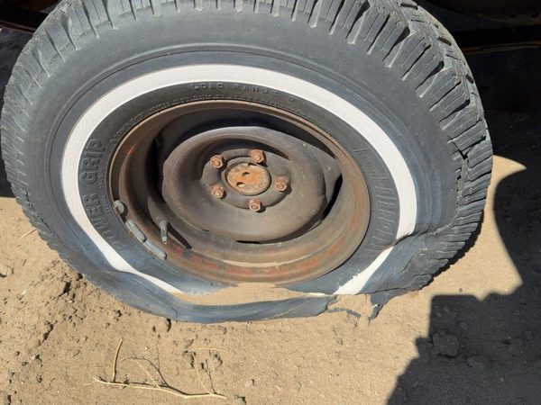 1978-1984 Dodge D150 15" Wheel Oem Factory Rim 02525050 — photo 1