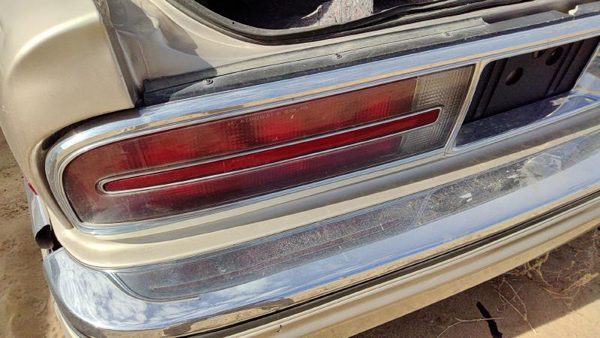 1991-1996 Buick Park Ave Ultra Middle Center Tail Light Brake Lamp Oem Rear — photo 3