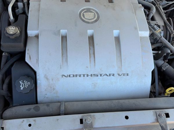 2005 Cadillac Deville Valve Cover LH 4.6L — photo 3