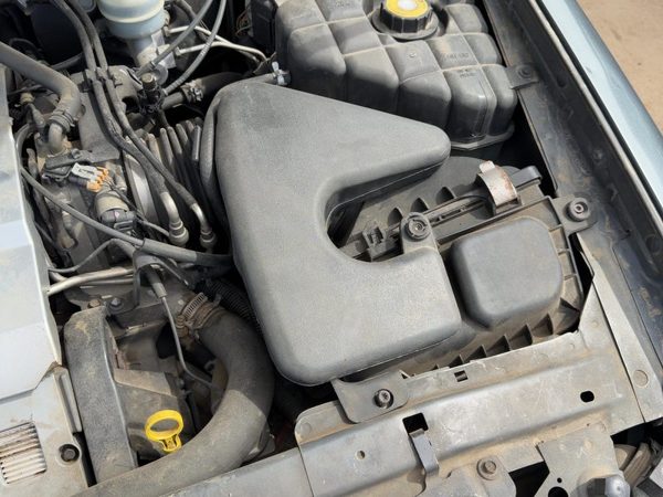 98-03 Seville Complete Air Intake Cleaner Filter Box Housing With Tube Oem 4.6L — photo 2