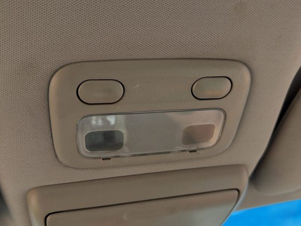 2005 Nissan Altima Center Overhead Console Oem Dome Light Map Lamp Charcoal G — photo 2