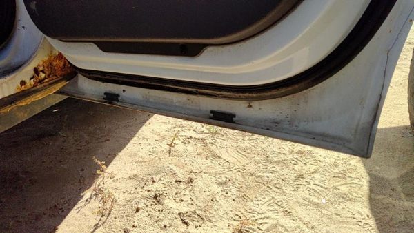 2005 Ford Explorer Rear Door RH Yz Oxford White — photo 8