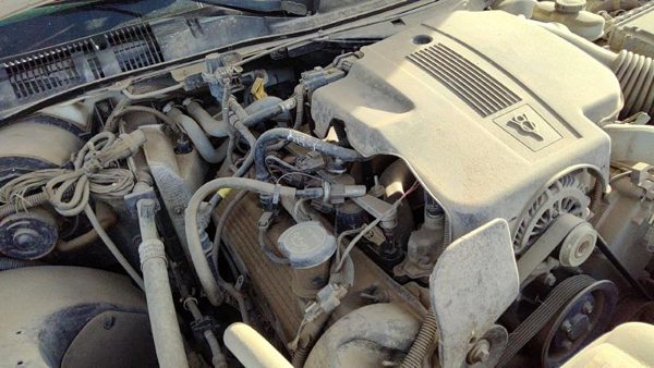 2005 Ford Crown Vic Complete Fuel Rail With Injectors Set Loaded Oem 4.6L — photo 3