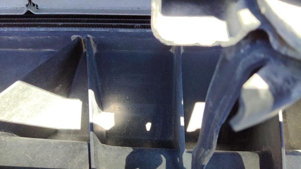 2009 GMC Acadia Header Panel 25876970 — photo 4