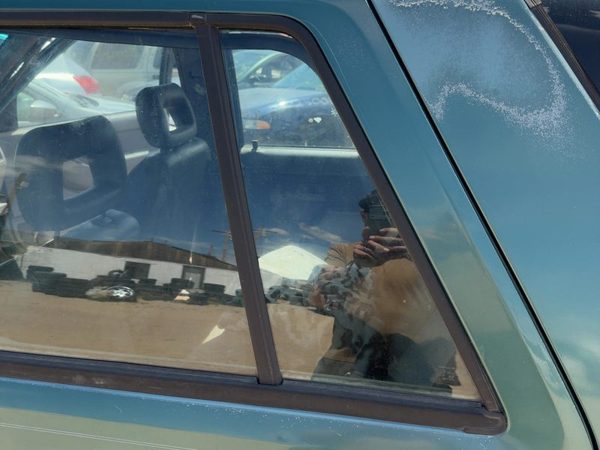 91-97 Isuzu Rodeo Driver Left Rear Vent Window Back Door Glass With Frame Oem — photo 2