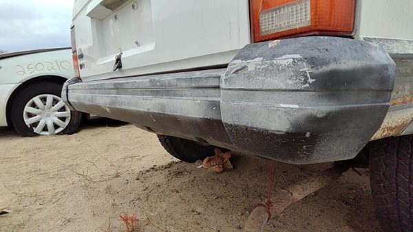 1984-1996 Jeep Cherokee Rear Bumper Assembly With Brackets Oem — photo 4