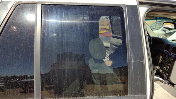 2002-2009 Gmc Envoy Passenger Right Rear Side Window Door Glass Oem Back — photo 2