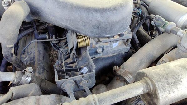 1998-1999 Chevy Suburban Throttle Body Valve Assembly Complete With Sensors 5.7L — photo 5
