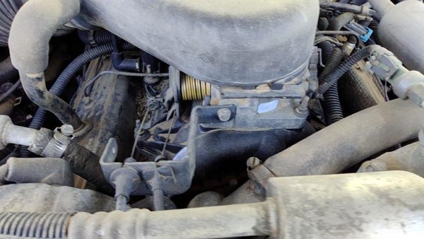 1998-1999 Chevy Suburban Throttle Body Valve Assembly Complete With Sensors 5.7L — photo 3