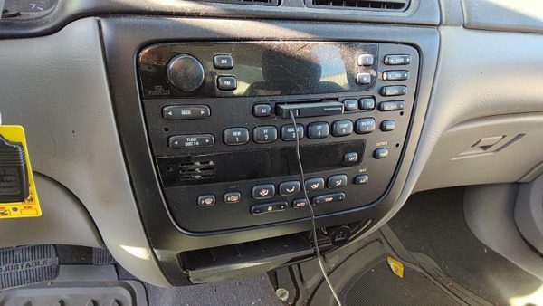 2000 Ford Taurus Radio Bezel Trim — photo 2
