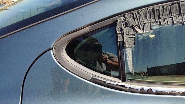 04-08 Grand Prix Passenger Right Rear Vent Window Back Door Glass With Frame — photo 4
