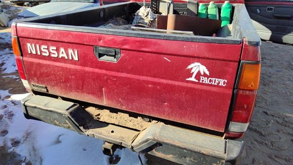 1986-1997 Nissan Hardbody Tail Gate Assembly Oem Red 9340092G30 — photo 3
