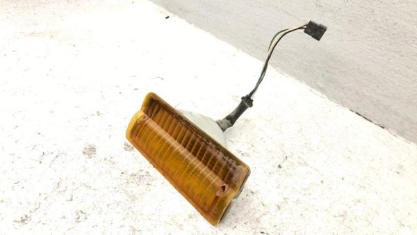1984-1991 Jeep Grand Wagoneer Passenger Right Front Turn Signal Light Lamp Oem — photo 5