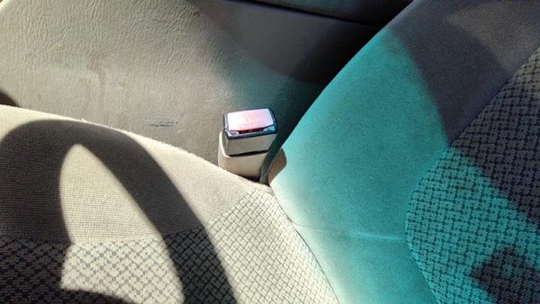 2001-2002 Ford Expedition Driver Left Front Seat Belt Buckle Receiver Oem Tan Fh — photo 3