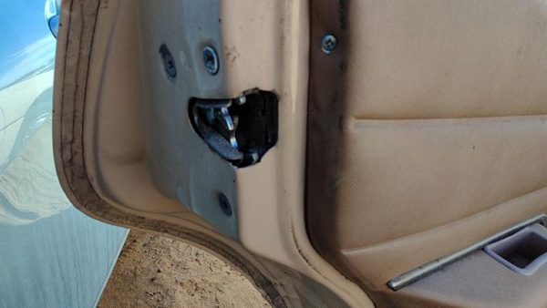 1984-1987 Ford Tempo Driver Left Rear Door Latch With Rods/Cables Oem Back — photo 1