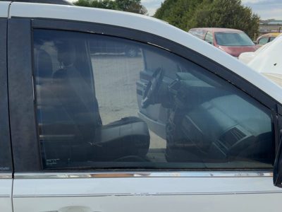 08-16 Chrysler Town & Country Passenger Right Front Side Window Door Glass Oem