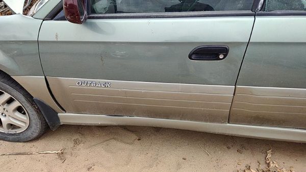 2004 Subaru Legacy Front Door LH Green — photo 1