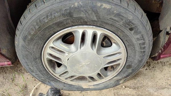2002 1 Chevy Venture 15 Aluminum Wheel OEM Factory Rim PH3 #1 09592264 — photo 1