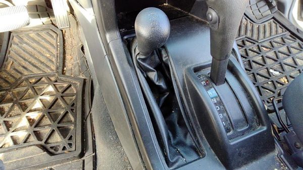 2004 Nissan Xterra 4X4 Shifter Lever Assembly With Linkage 4Wd T Case Shift Unit — photo 1