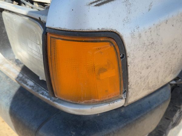 1988-1995 Isuzu Pup Driver Left Front Turn Signal Light Lamp Oem Fender Mounted — photo 4