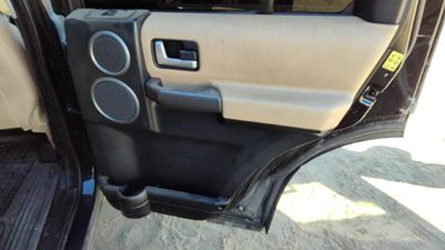 05-09 Land Rover Lr3 Passenger Right Rear Inside Door Trim Panel Switches Back