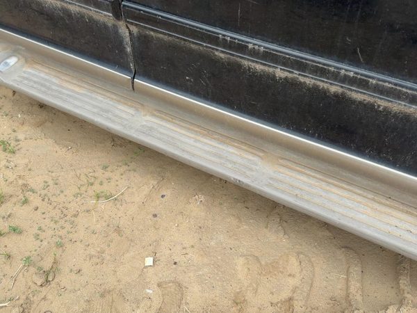 2000-2002 Ford Expedition Passenger Right Running Board Side Step Oem 4X4 Black — photo 2