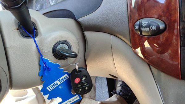 04-10 Toyota Sienna Ignition Switch Assembly With Key Complete Electrical Oem — photo 3