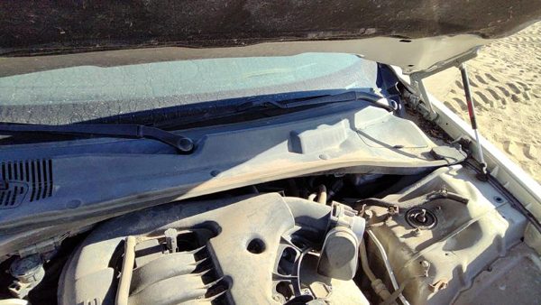 2005-2010 Chrysler 300 Windshield Wiper Cowl Vent Trim Panel Oem Cover — photo 5