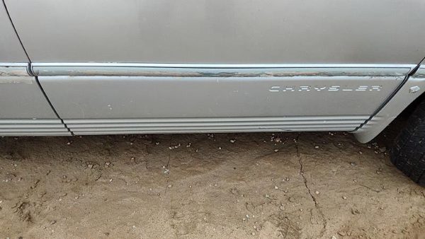 2000 Town & Country Passenger Right Front Moulding From Door Trim Strip Silver — photo 2