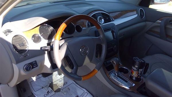 2010 Buick Enclave — vehicle photo 8