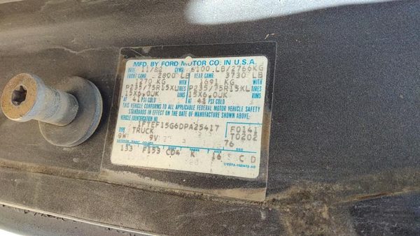 1983 Ford F150 Fender RH Blue Rusted — photo 4
