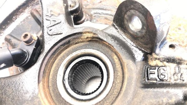 98-10 Vw Beetle Passenger Right Front Spindle Steering Knuckle With Wheel Hub — photo 7