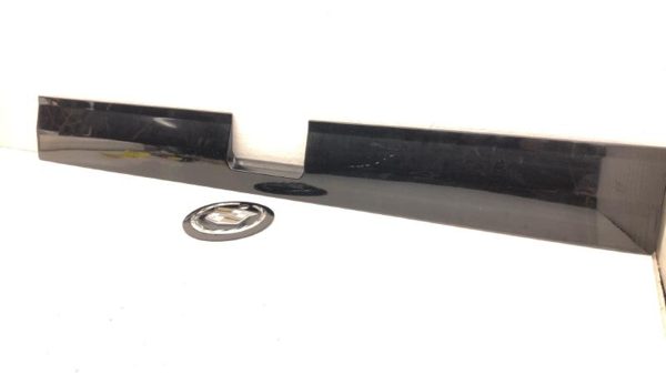 02-06 Cadillac Escalade Back Hatch Lift Gate Lower Molding Trim With Emblem Oem — photo 3